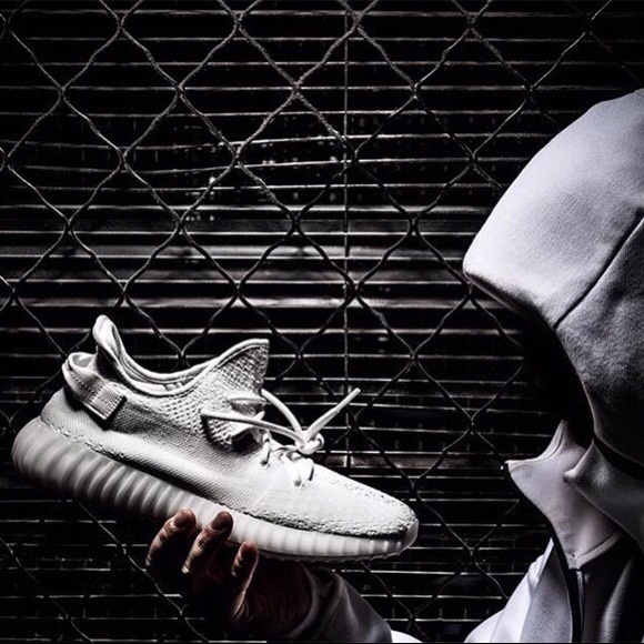 YEEZY Boost 350 V2 Triple White Adidas Sneakers - Picture 17 of 17